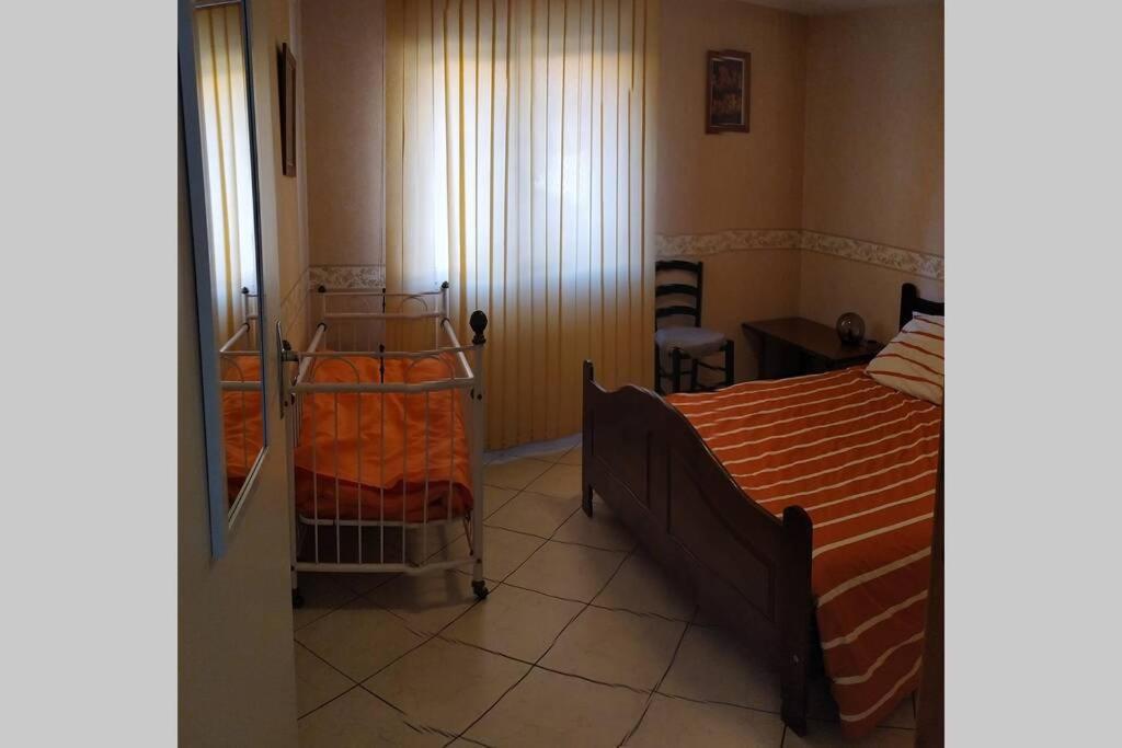 Apartmán Chez Fabienne T3 Le Breuil-sur-Couze Exteriér fotografie